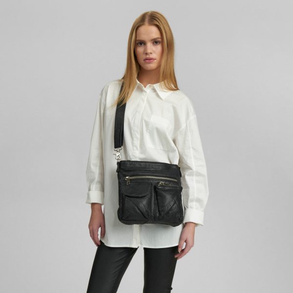 Raw and nice crossbody bag in soft leather   15350 - Black (Nero) Rabatt – Bild 2